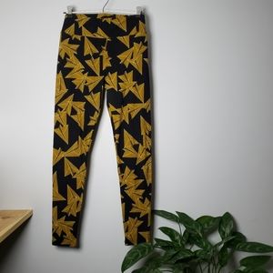 LuLaRoe Paper airplane black & yellow one size